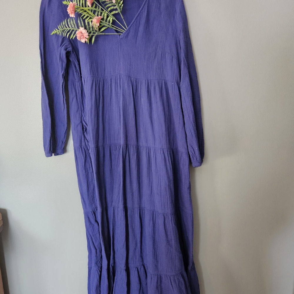 Universal Thread Navy Top